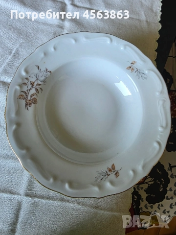 Дълбоки порцеланови чинии