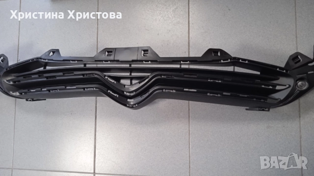 Решетка радиатор Ситроен С 4 7422R3