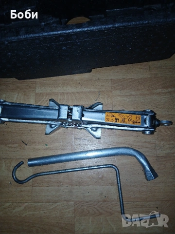 Органайзер с инструменти Дачия Дъстър, снимка 11 - Аксесоари и консумативи - 53964001