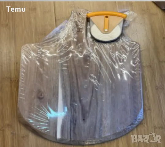 Дървена дъска за пица с уред за лесно  рязане, снимка 1