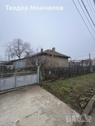 Продавам къща с двор - Генерал Тошево, снимка 2 - Къщи - 53745054