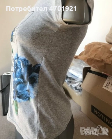 Сива дамска тениска със сини цветя, снимка 7 - Тениски - 53216281