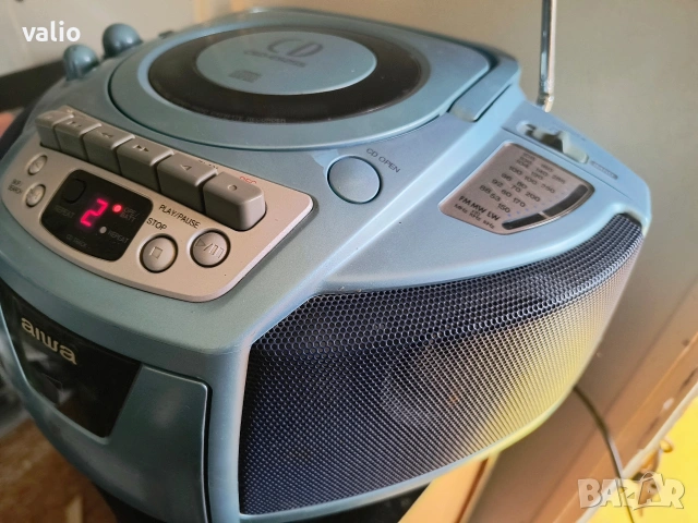 малък касетофон aiwa, снимка 3 - Радиокасетофони, транзистори - 53975212