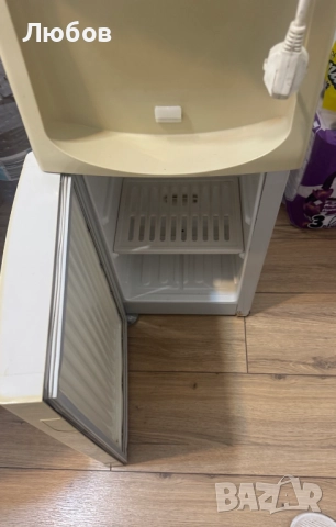 Диспенсър за вода