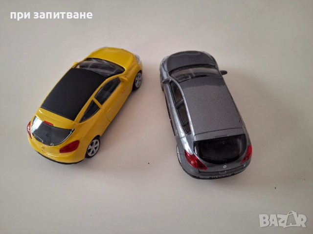 2 бр. Renault Megane, 1/43, Welly и Mondо motors, снимка 6 - Колекции - 50754834