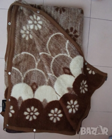 Вълнени двулицеви одеала., снимка 16 - Олекотени завивки и одеяла - 50885528