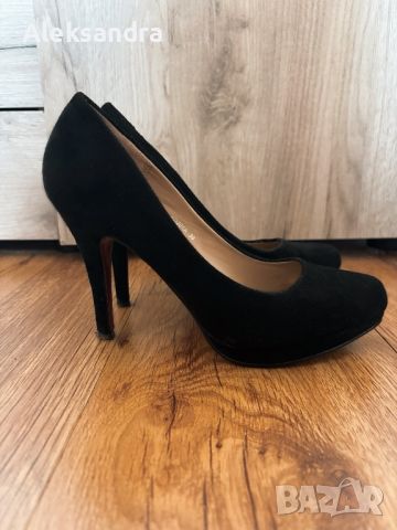 Черни велурени токчета, снимка 1 - Дамски обувки на ток - 46308961