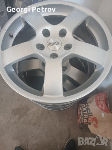 Продавам  джанти и спойлер  за хонда црв 