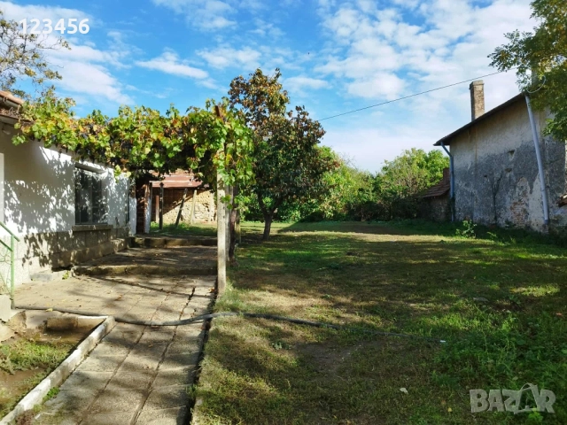 Къща с двор в село Колена, снимка 3 - Къщи - 52646388