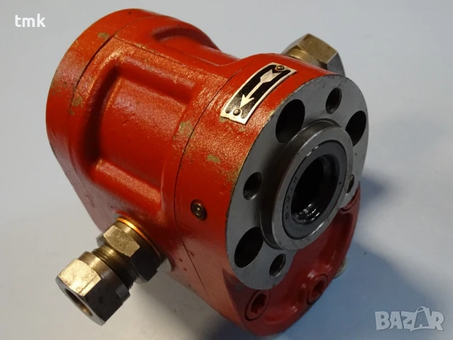 Хидравлична помпа TOS JHZJ 40/76 Hydraulic gear pump 1400min-1 80Bar