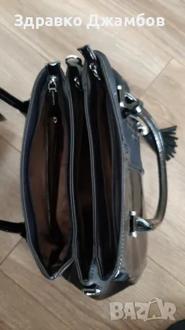 Дамска чанта, снимка 4 - Чанти - 49883230