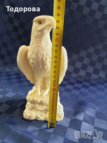 Масивна пластика на бял орел, снимка 7 - Антикварни и старинни предмети - 45700483