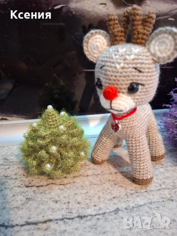 Плетена играчка Елен с коледно дърво, ръчно изработени, Подарък за Коледа, снимка 2 - Плюшени играчки - 52097540