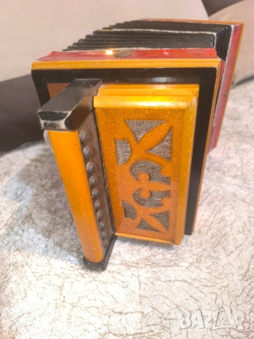 Стар антикварен акордеон., снимка 2 - Антикварни и старинни предмети - 53902765