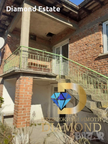 Двуетажна къща в село Медникарово обл. Стара Загора, снимка 2 - Къщи - 47716964
