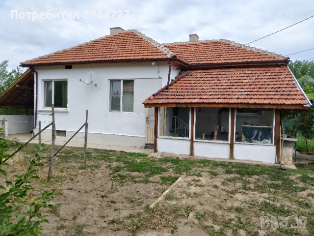 УПИ 2,245 с тухлена къща, гараж и кладенец, снимка 1