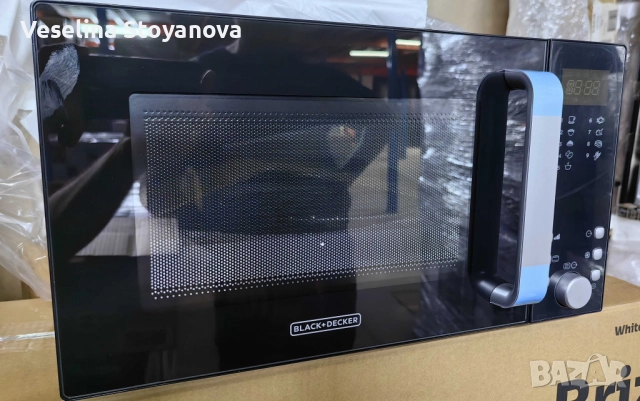 Микровълнова с грил Black+Decker – 23L, 900W, снимка 2 - Микровълнови - 52650445
