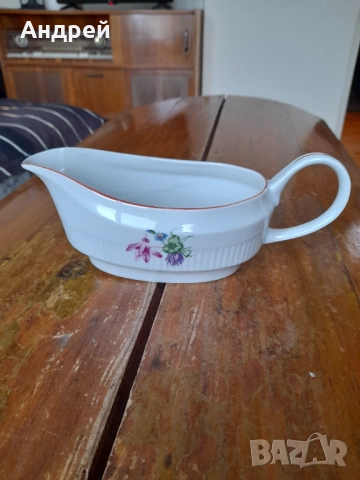 Стара порцеланова сосиера #9