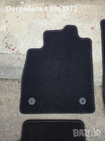Комплект 4 бр. Оригинални мокетени стелки за Ford Fiesta 2018г, снимка 2 - Аксесоари и консумативи - 52032974