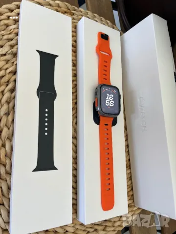 Apple Watch Series 8  45 mm, снимка 4 - Смарт часовници - 46941947