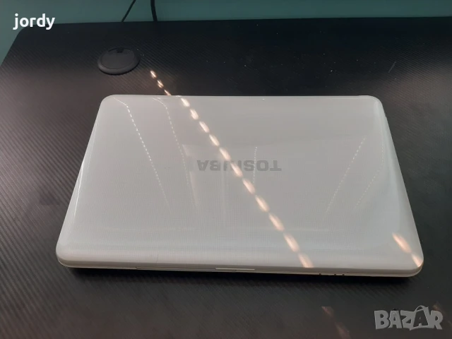 Евтин Toshiba Satellite, снимка 3 - Лаптопи за дома - 51130967