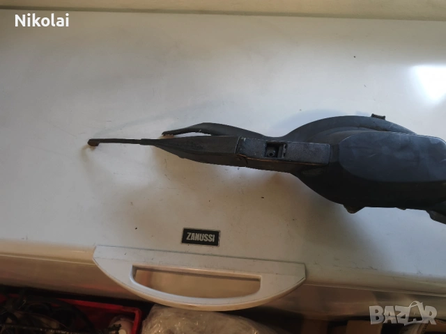 Механизъм чистачка Мерцедес 124, снимка 2 - Части - 53411878