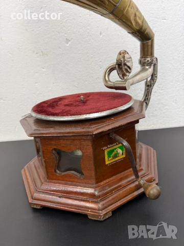 Стар грамофон с фуния  "His Master's Voice". №7771, снимка 3 - Антикварни и старинни предмети - 52839486