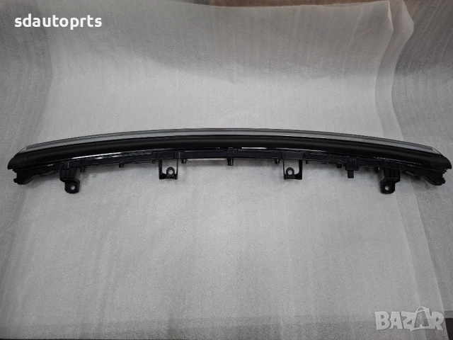 2038294-97-C Нов Оригинален Централен фар LED DRL Tesla Y 2025-  Тесла, снимка 4 - Части - 54073441