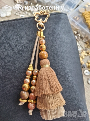 Украшение за чанта Вишнев цвят ръчна изработка, снимка 5 - Чанти - 53661979