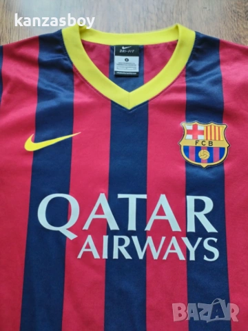 Nike Barcelona - страхотна футболна тениска КАТО НОВА S