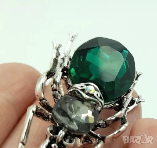 Нежна елегантна брошка, снимка 11 - Други - 49628234