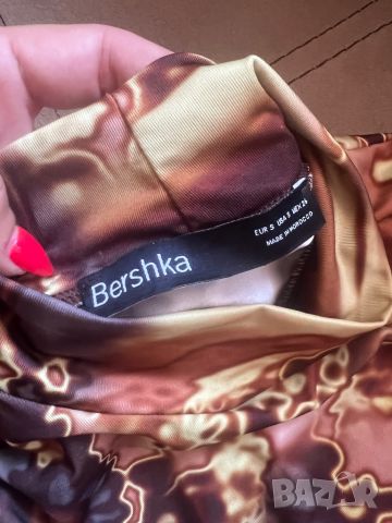 Хит къса блуза на Bershka !, снимка 5 - Корсети, бюстиета, топове - 46509802