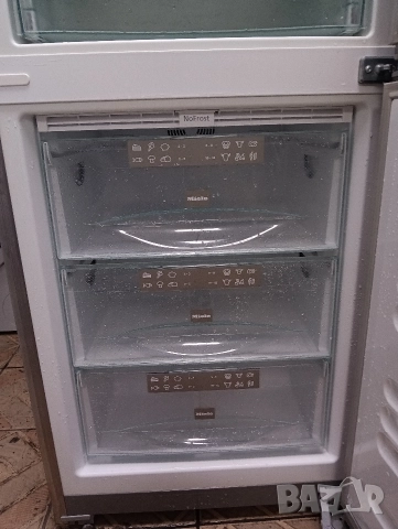 Иноксов комбиниран хладилник с фризер Миеле Miele Made in Germany с 2 години гаранция!, снимка 11 - Хладилници - 52580298