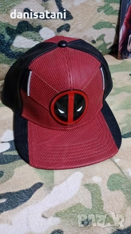 Колекционерски фенски комплект Дедпул Стилбук,Шапка,Карти и Метална табела, снимка 8 - Blu-Ray филми - 53500471