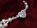 Ръчно изработена дамска гривна Бижу перли сърце, снимка 1 - Гривни - 45010438