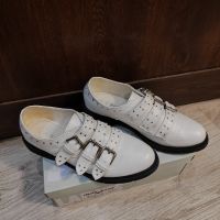 Дамски бели обувки номер 39 , снимка 1 - Дамски ежедневни обувки - 45484080