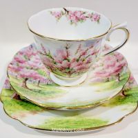 Троен комплект Royal Albert „Blossom Time“, снимка 2 - Колекции - 45331859