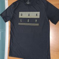 Oakley®-Много Запазена , снимка 10 - Тениски - 45670844