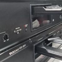 Tascam CD-201 Rack Mount Professional CD Player Auto Cue Digital Audio/ AS-IS, снимка 1 - Други - 45306670