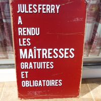 Метална табела надпис за любовниците метресите на френски език, снимка 1 - Декорация за дома - 45710493
