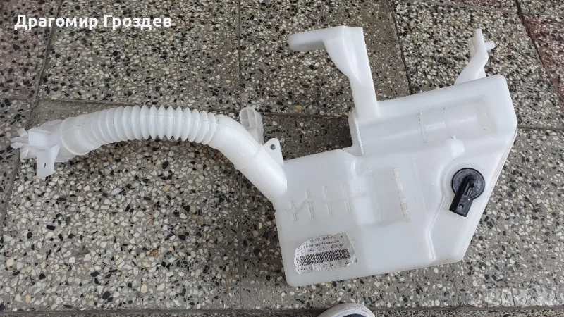 Оригинален резервоар за стъклопочистваща течност за Mercedes GLA (H247) / Мерцедес GLA (след 2019г), снимка 1