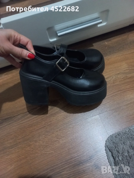 Чисто нови обувки в черен цвят 37 номер, но отговарят на 36. Поради тази причина ги продавам., снимка 1