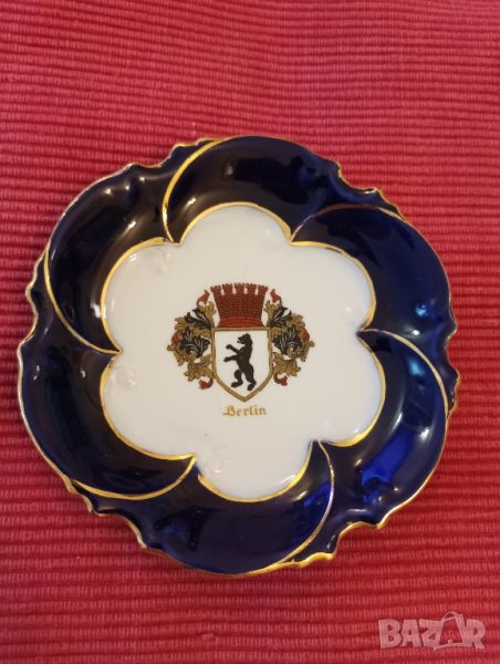 Сувенирна чиния, порцелан с герба на Берлин, ГДР. , снимка 1