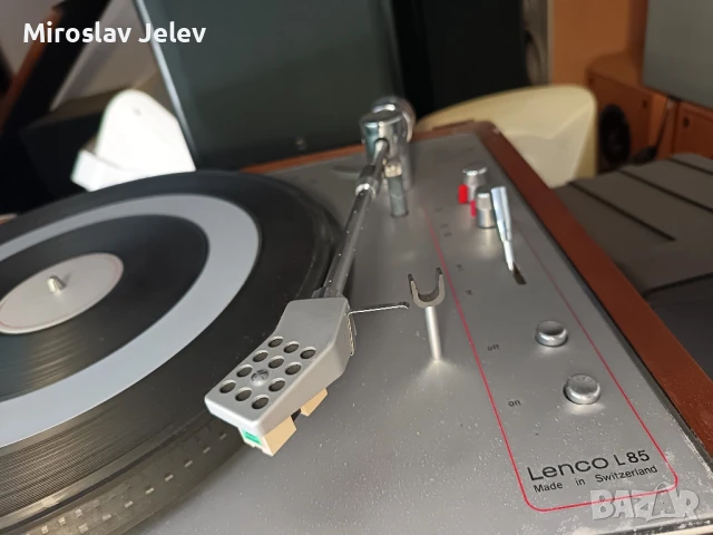 грамофон Lenco l85