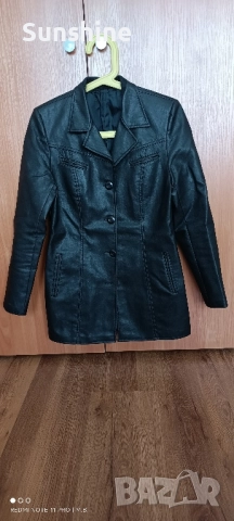Стилно дамско вталено кожено сако/манто, снимка 2 - Якета - 51626035