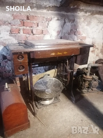 Стара крачна шевна машина, снимка 2 - Антикварни и старинни предмети - 54173009