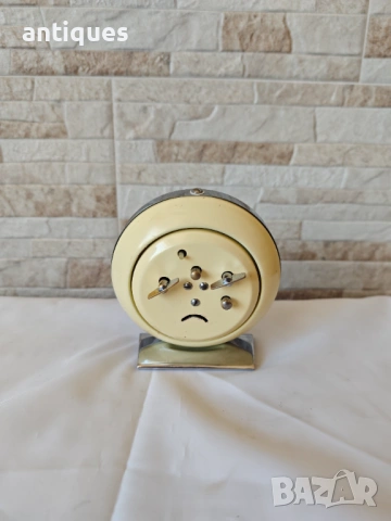 Стар часовник / будилник - Diamand - 1970г., снимка 5 - Антикварни и старинни предмети - 54106055