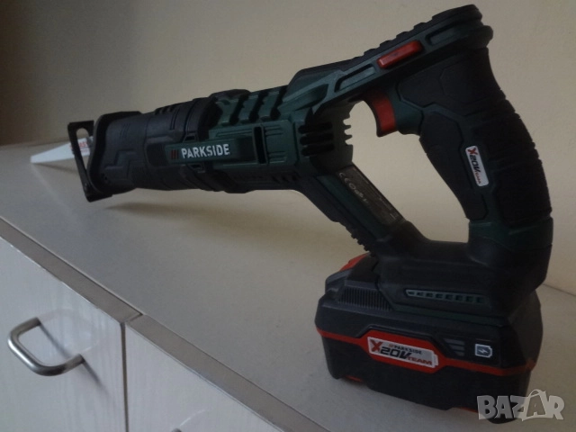Саблен трион - акумулаторен - Parkside, снимка 2 - Триони и циркуляри - 52775688