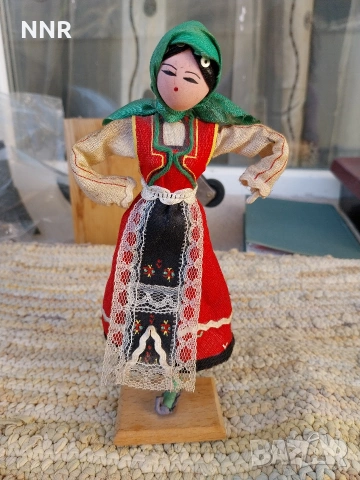 Битова кукла в носия - сувенир