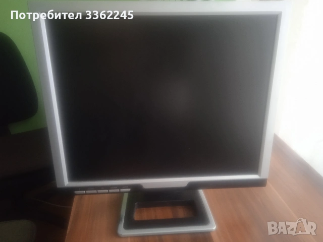 Продавам монитор